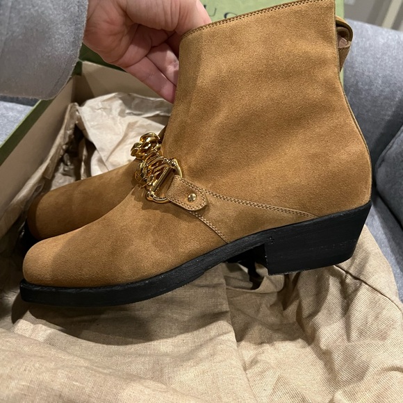 NEW in box. Gucci brown suede boots - Picture 12 of 16